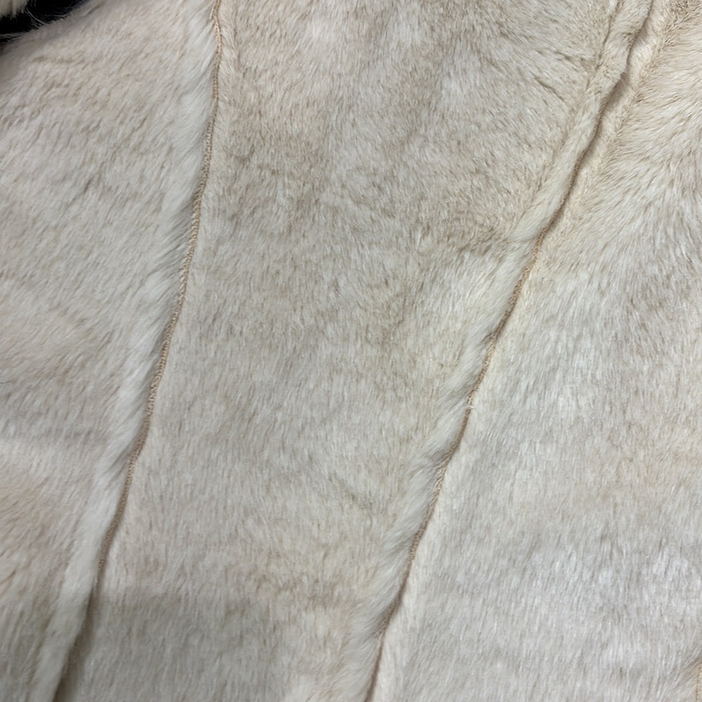Suede and “fur” vest - Picture 4 of 4